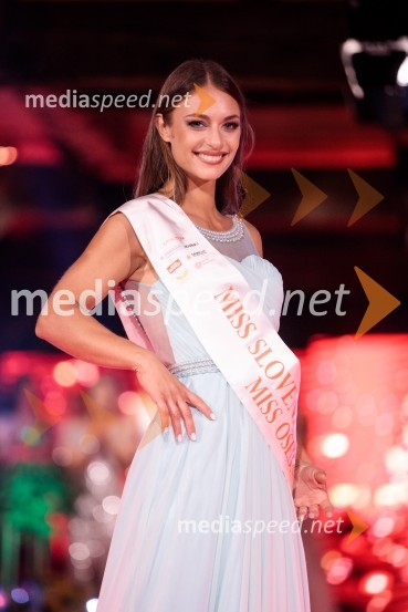  Urška Koštrun, finalistka Miss Slovenije 2022Miss Slovenije 2022 je Ljubljančanka Vida Milivojša