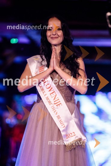  Talita Sofija Komelj, sopranistka, 2. spremljevalka Miss Slovenije 2022Miss Slovenije 2022 je Ljubljančanka Vida Milivojša