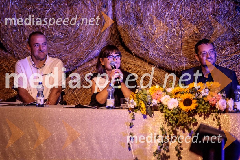  Bogdan Kronovšek, direktor Termo-tehnika d.o.o. ;  Mojca Šimnic Šolinc, direktorica Tosama; dr. Jure Knez, tehnični direktor Dewesoft d.o.o.Miss Slovenije 2022 je Ljubljančanka Vida Milivojša