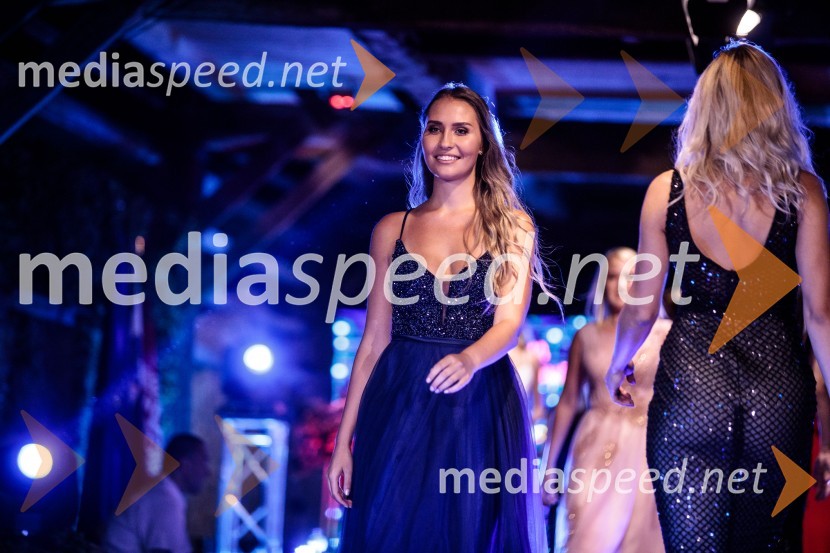  Klara Šmigoc, finalistka Miss Slovenije 2022Miss Slovenije 2022 je Ljubljančanka Vida Milivojša
