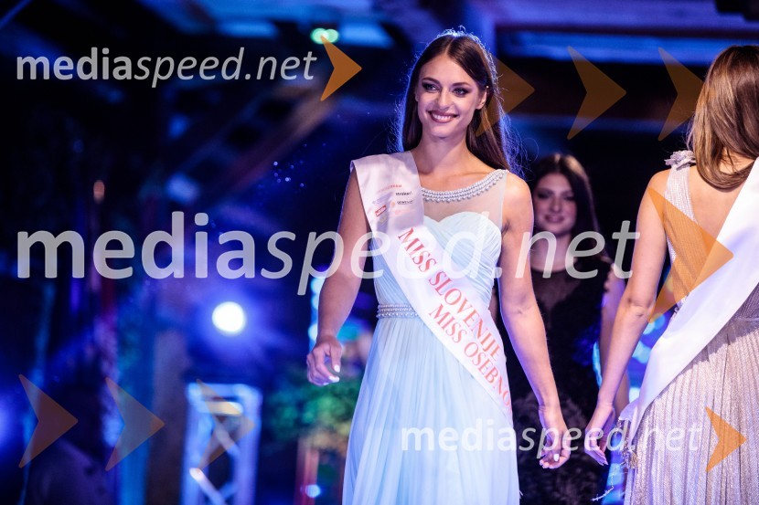  Urška Koštrun, finalistka Miss Slovenije 2022Miss Slovenije 2022 je Ljubljančanka Vida Milivojša