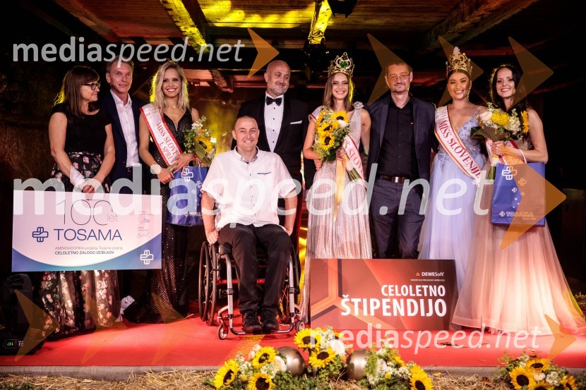  Mojca Šimnic Šolinc, direktorica Tosama;  David Miško, Skupina Stroka.si, pomočnik direktorja za marketing;  Hana Klaut, 1. spremljevalka Miss Slovenije 2022;  Bogdan Kronovšek, direktor Termo-tehnika d.o.o. ;  Tomaž Žohar, župan občine Braslovče;  Vida Milvojša, Miss Slovenije 2022; dr. Jure Knez, tehnični direktor Dewesoft d.o.o.;  Maja Čolić, Miss Slovenije 2020/21;  Talita Sofija Komelj, sopranistka, 2. spremljevalka Miss Slovenije 2022Miss Slovenije 2022 je Ljubljančanka Vida Milivojša