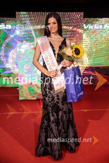  Teja Tripković, finalistka Miss Slovenije 2022Miss Slovenije 2022 je Ljubljančanka Vida Milivojša