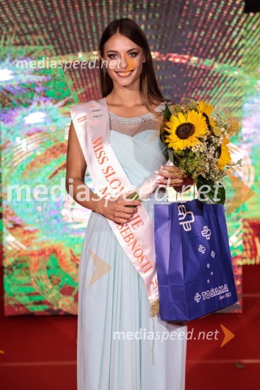  Urška Koštrun, finalistka Miss Slovenije 2022Miss Slovenije 2022 je Ljubljančanka Vida Milivojša