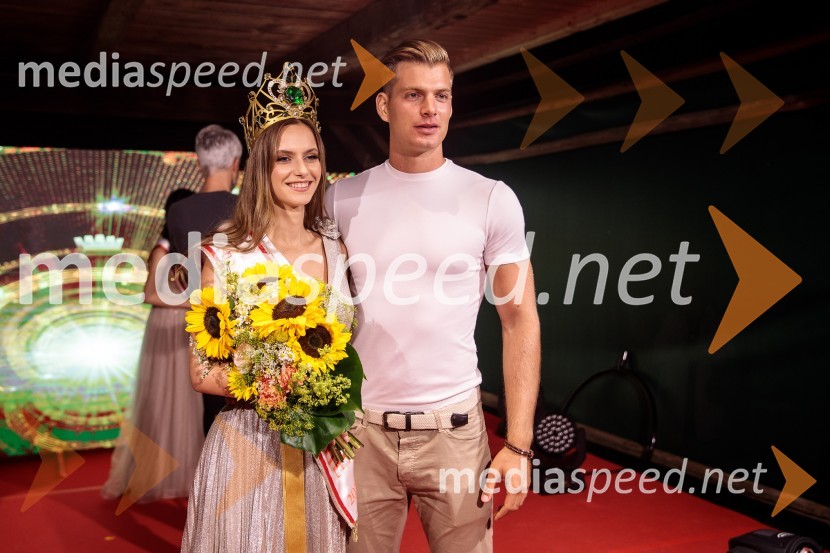  Vida Milvojša, Miss Slovenije 2022;   Blaž Kričej Režek, finalist Mister Slovenije 2017Miss Slovenije 2022 je Ljubljančanka Vida Milivojša