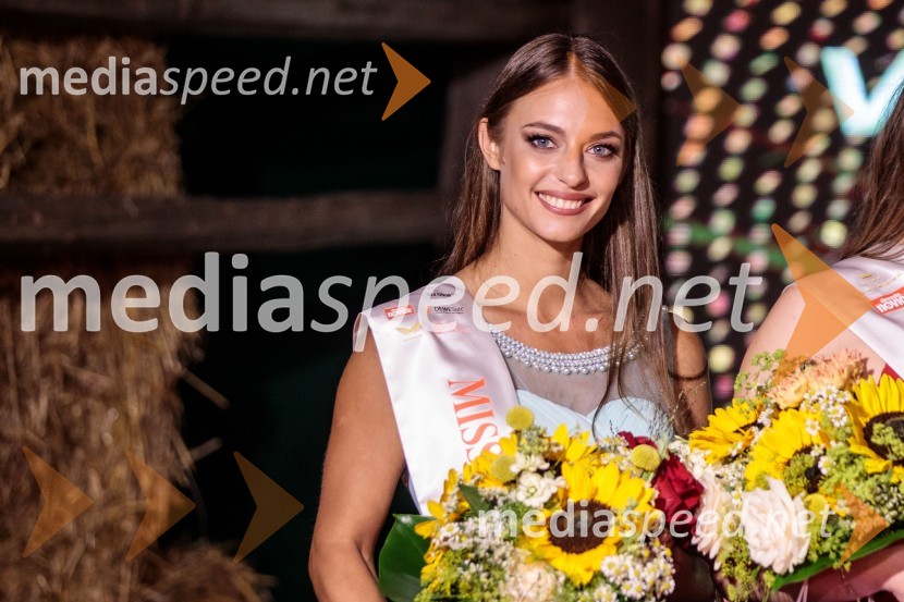  Urška Koštrun, finalistka Miss Slovenije 2022Miss Slovenije 2022 je Ljubljančanka Vida Milivojša