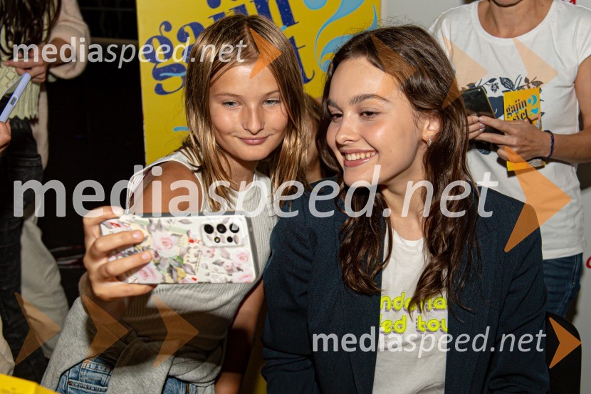  ... ;  Neža  Smolinsky, igralkaGajin svet 2 navdušil tudi v Mariboru in Celju