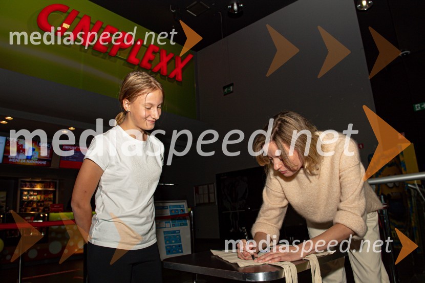  ... ;  Ajda Smrekar, igralkaGajin svet 2 navdušil tudi v Mariboru in Celju