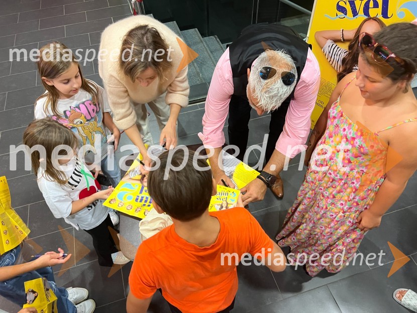  Ajda Smrekar, igralka;  Sebastian Cavazza, dramski in filmski igralecGajin svet 2 navdušil tudi v Mariboru in Celju