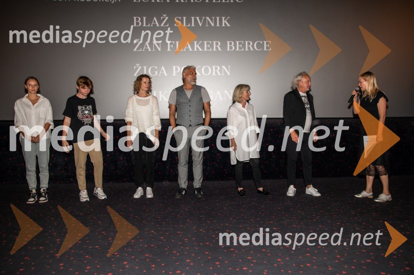  Uma Štader, igralka;  Enej Černe, igralec;  Ajda Smrekar, igralka;  Sebastian Cavazza, dramski in filmski igralec;  ... ;  Peter Bratuša, režiser;  ... Gajin svet 2 navdušil tudi v Mariboru in Celju