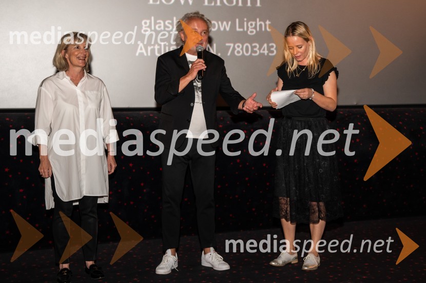  ... ;  Peter Bratuša, režiser;  ... Gajin svet 2 navdušil tudi v Mariboru in Celju