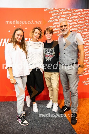  Uma Štader, igralka;  Ajda Smrekar, igralka;  Enej Černe, igralec;  Sebastian Cavazza, dramski in filmski igralecGajin svet 2 navdušil tudi v Mariboru in Celju