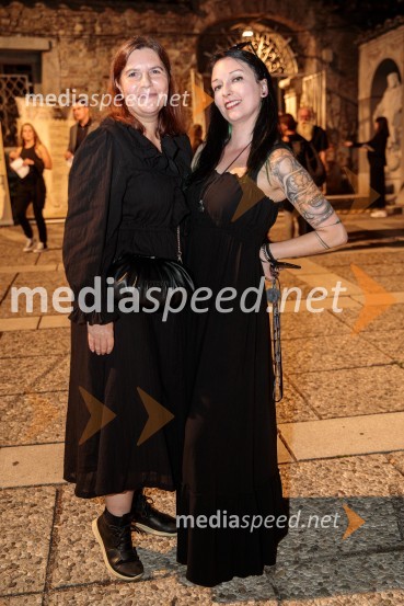  Teja Pelko, novinarka, Svet24;  Maruša Šinkovič, PR Festival Ljubljanaa/political predstavlja: LAIBACH: ألموت, Festival Ljubljana 2022