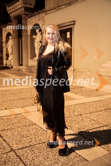  Danica Lovenjak, novinarkaa/political predstavlja: LAIBACH: ألموت, Festival Ljubljana 2022