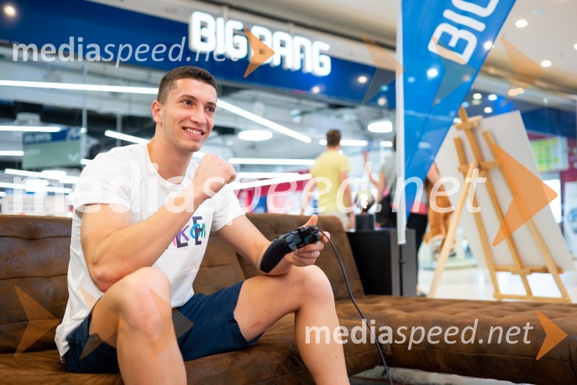  Filip Rakita, rokometašBig Bangovi dnevi zabavne elektronike v Cityentru Celje in obisk RK Celje