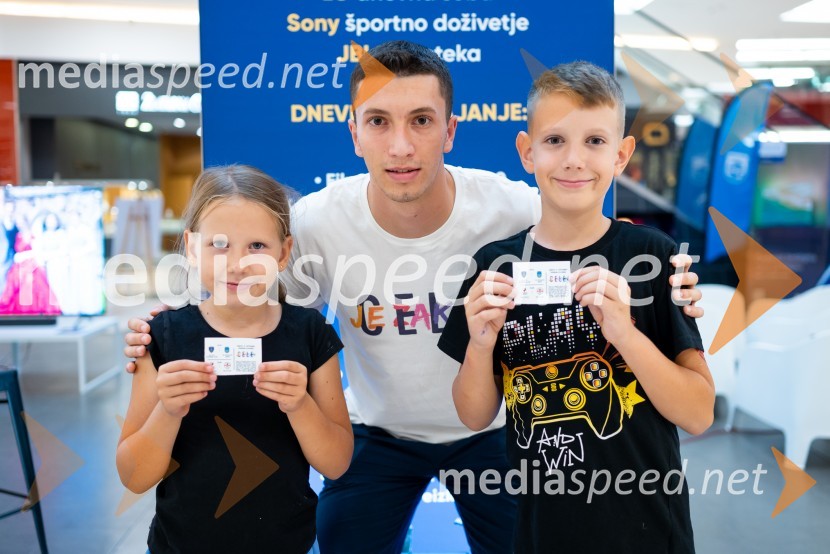  ... ;  Filip Rakita, rokometaš;  ... Big Bangovi dnevi zabavne elektronike v Cityentru Celje in obisk RK Celje