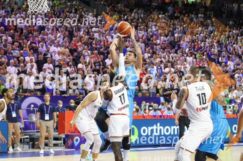  Luka  Dončić, košarkarEvropsko prvenstvo v košarki 2022, Slovenija - Nemčija