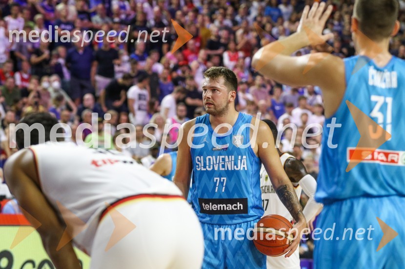  Luka  Dončić, košarkarEvropsko prvenstvo v košarki 2022, Slovenija - Nemčija