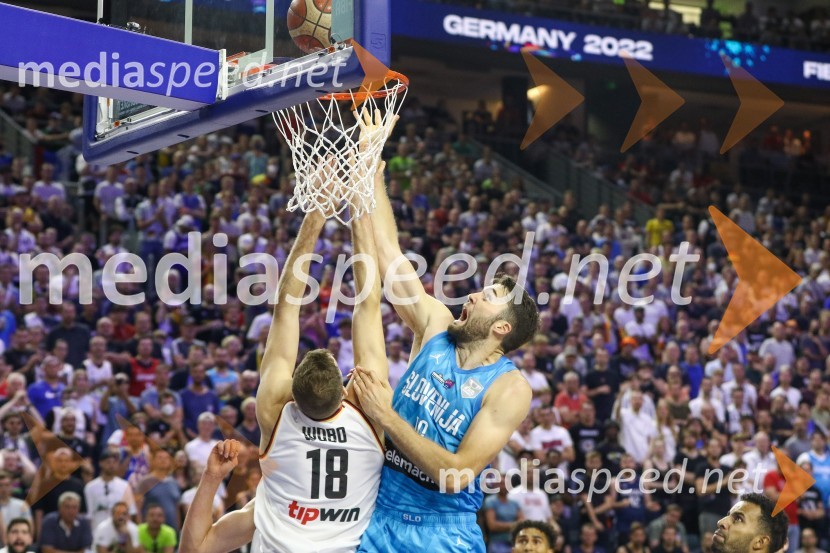  ... ;  Mike Tobey, košarkarEvropsko prvenstvo v košarki 2022, Slovenija - Nemčija
