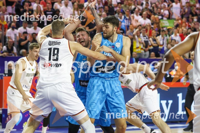  ... ;  Luka  Dončić, košarkar;  Mike Tobey, košarkarEvropsko prvenstvo v košarki 2022, Slovenija - Nemčija