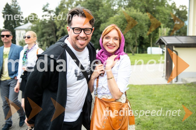  Boštjan Klun, televizijski voditelj;  Mojca Mavec, voditeljicaŽametna večerja tokrat prvič v Mariboru