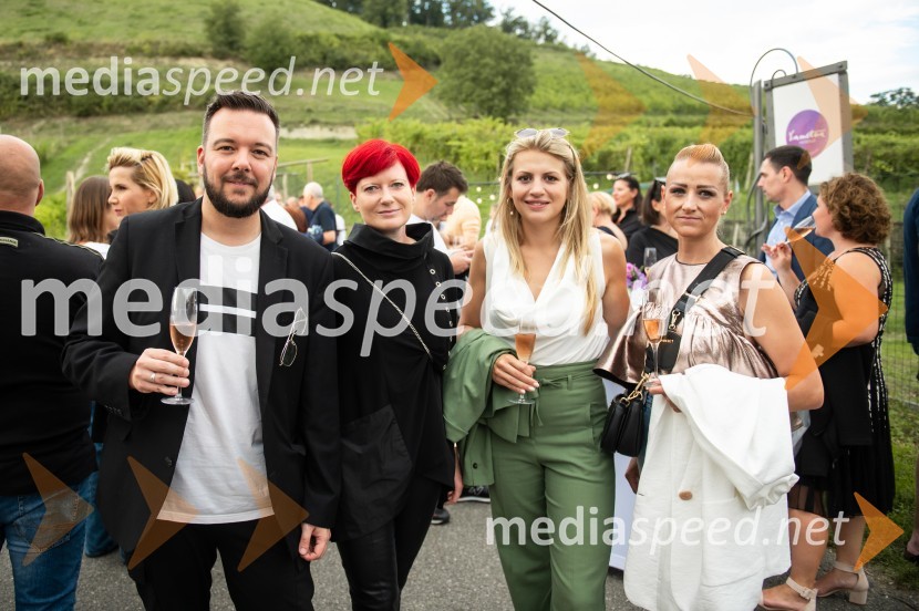  Denis Bende Živčec, novinar, Večer;  ... ;  Katja Arsenovič, direktorica Rožmarin Hospitality Group;  ... Žametna večerja tokrat prvič v Mariboru