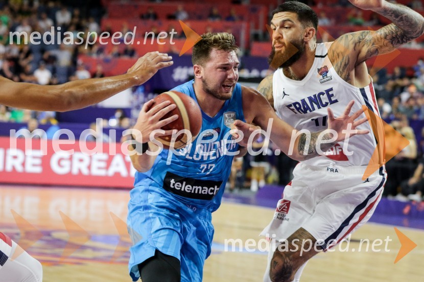  Luka  Dončić, košarkar;  ... Slovenija na po epski predstavi Dončića zasenčila Francoze