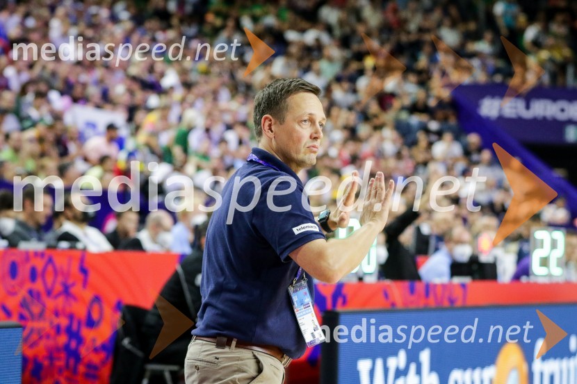  Aleksander Sekulić, selektor  košarkaške reprezentanceSlovenija na po epski predstavi Dončića zasenčila Francoze