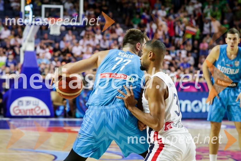  Luka  Dončić, košarkar;  ... Slovenija na po epski predstavi Dončića zasenčila Francoze