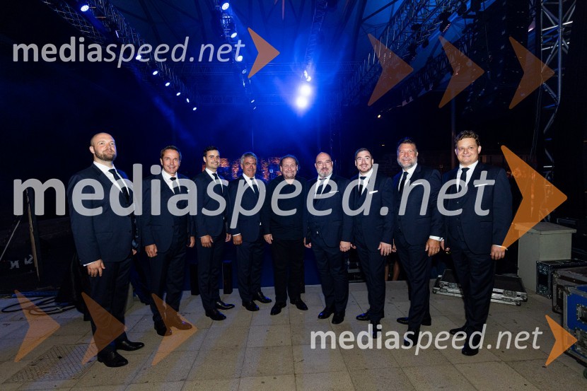  David Jagodic, tenorist, Slovenski oktet;  Janez Triler, 2. tenor, Slovenski oktet;  Rok Ferenčak, 1. tenor, Slovenski oktet;   Matej  Voje, bas, Slovenski oktet;  Darko  Brlek, direktor in umetniški vodja, Festival Ljubljana;  Jože Vidic, operni pevec, bariton, Slovenski oktet;  Darko Vidic, bariton, Slovenski oktet;  Janko  Volčanšek, bas, Slovenski oktet;  Andrej Oder, 1. tenor, Slovenski oktetJubilejni gala koncert Slovenskega okteta, Festival Ljubljana 2022