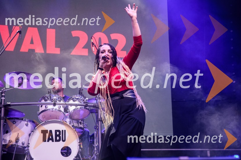  Primož Štorman, član skupine Tabu;  Eva Beus, pevka, skupina TabuSlovenija prvič v zgodovini v polfinalu svetovnega prvenstva v odbojki