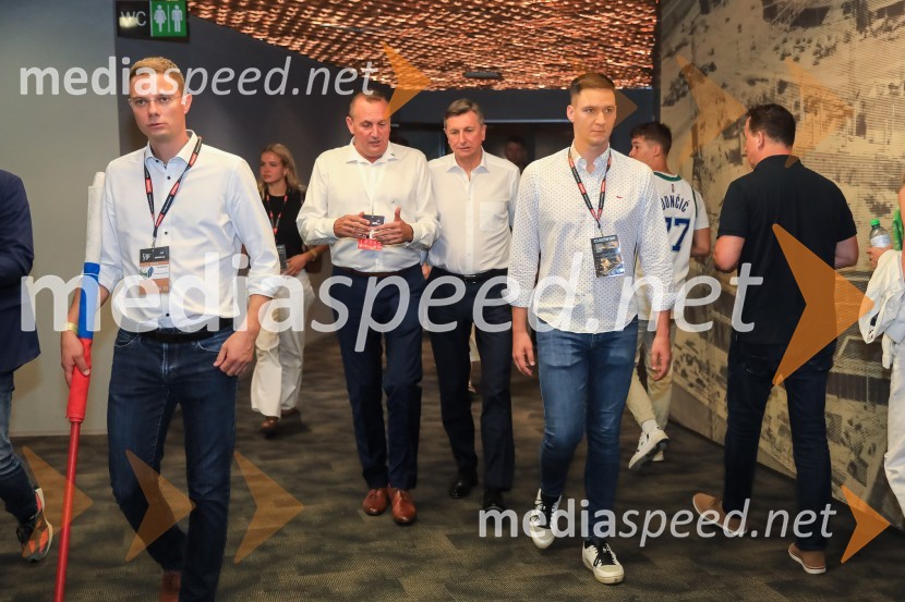  ... ;  Metod Ropret, predsednik Odbojkarske zveze Slovenije;  Borut Pahor, predsednik Republike Slovenije;  ... Slovenija prvič v zgodovini v polfinalu svetovnega prvenstva v odbojki