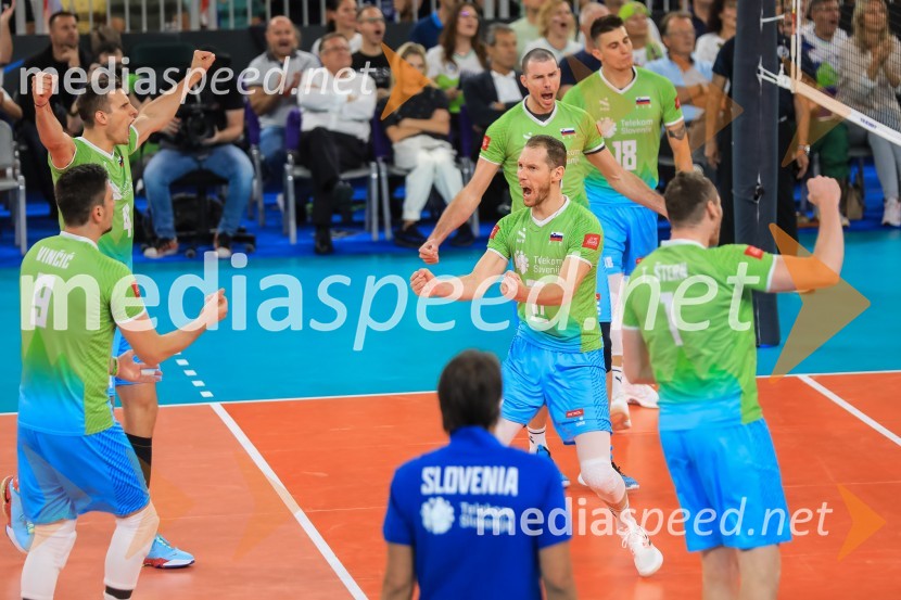  Dejan  Vinčić, odbojkar;  Jan  Kozamernik, odbojkar;  Alen  Pajenk  , odbojkar;  Tine  Urnaut, kapetan slovenske odbojkarske reprezentance;  Klemen Čebulj, odbojkar;  Tonček  Štern, odbojkarSlovenija prvič v zgodovini v polfinalu svetovnega prvenstva v odbojki