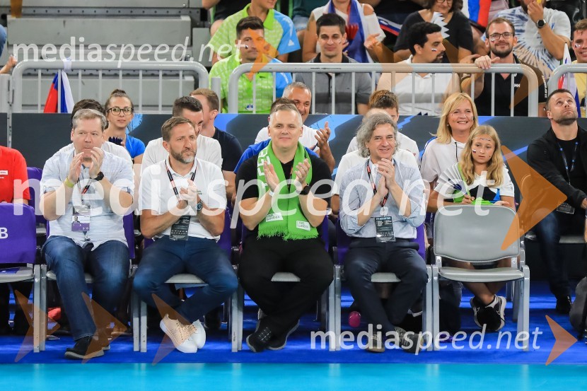  ... ;  ... ;  ... ; dr. Robert Golob, predsednik vlade RSSlovenija prvič v zgodovini v polfinalu svetovnega prvenstva v odbojki