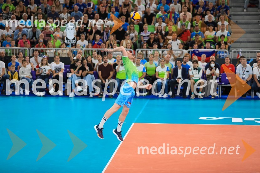  Tine  Urnaut, kapetan slovenske odbojkarske reprezentanceSlovenija prvič v zgodovini v polfinalu svetovnega prvenstva v odbojki