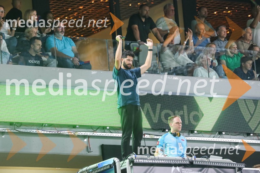  Uroš Bitenc, moderator, vplivnešSlovenija prvič v zgodovini v polfinalu svetovnega prvenstva v odbojki