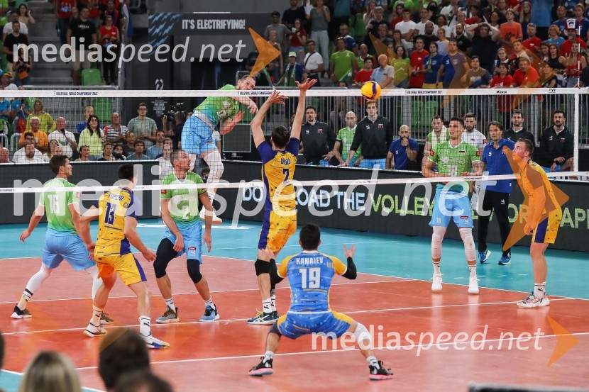  Gregor  Ropret, odbojkar;  ... ;  Alen  Pajenk  , odbojkar;  Tine  Urnaut, kapetan slovenske odbojkarske reprezentance;  ... ;  ... ;  Klemen Čebulj, odbojkar;  ... Slovenija prvič v zgodovini v polfinalu svetovnega prvenstva v odbojki