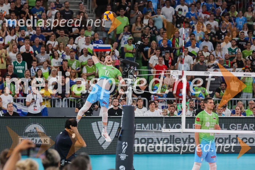  Tine  Urnaut, kapetan slovenske odbojkarske reprezentance;  Gregor  Ropret, odbojkarSlovenija prvič v zgodovini v polfinalu svetovnega prvenstva v odbojki