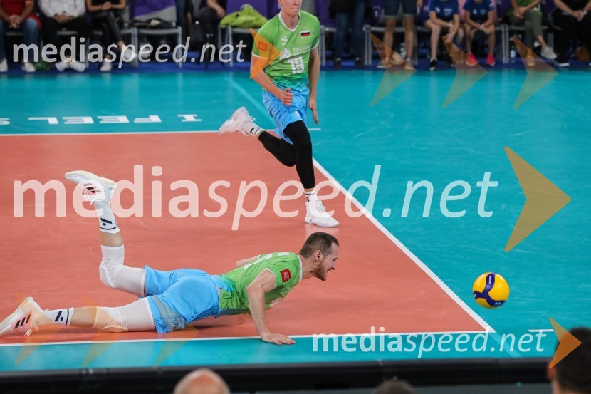  Tine  Urnaut, kapetan slovenske odbojkarske reprezentanceSlovenija prvič v zgodovini v polfinalu svetovnega prvenstva v odbojki