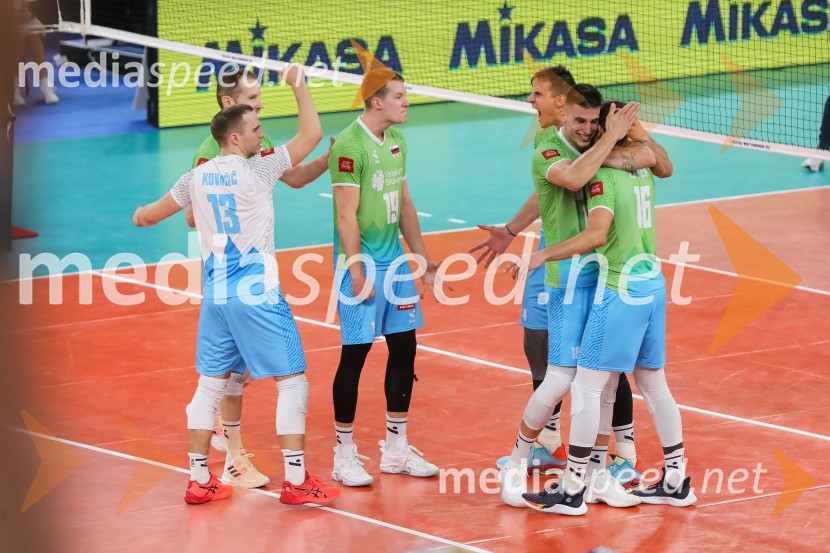  Jani Kovačič, odbojkar;  Tine  Urnaut, kapetan slovenske odbojkarske reprezentance;  Rok  Možič, slovenski odbojkarski reprezentant ;  Jan  Kozamernik, odbojkar;  Klemen Čebulj, odbojkar;  Gregor  Ropret, odbojkarSlovenija prvič v zgodovini v polfinalu svetovnega prvenstva v odbojki