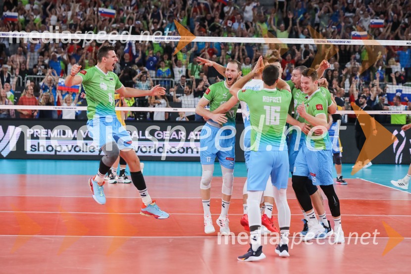  Jan  Kozamernik, odbojkar;  Tine  Urnaut, kapetan slovenske odbojkarske reprezentance;  Gregor  Ropret, odbojkar;  Alen  Pajenk  , odbojkar;  Rok  Možič, slovenski odbojkarski reprezentant Slovenija prvič v zgodovini v polfinalu svetovnega prvenstva v odbojki