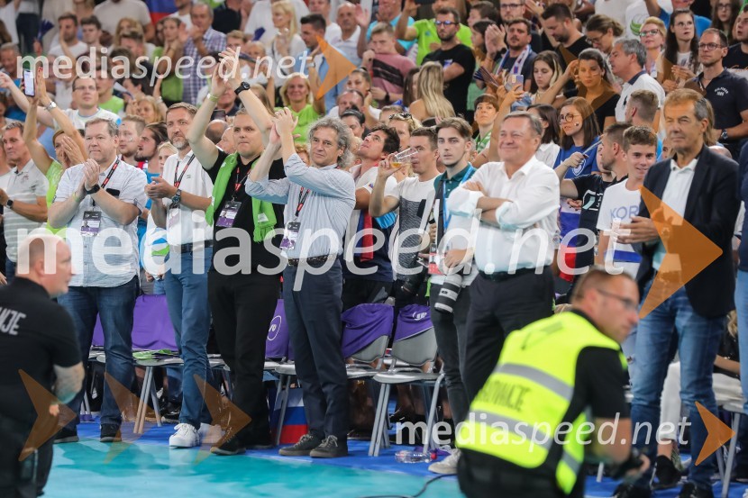  ... ;  ... ;  ... ; dr. Robert Golob, predsednik vlade RS;  ... ;  Zoran Janković, župan, Mestna občina Ljubljana;  ... ;  ... Slovenija prvič v zgodovini v polfinalu svetovnega prvenstva v odbojki