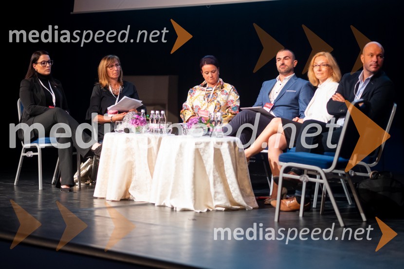  Dagmar Pečovnik, vodja hotela Arena Maribor, Eurotas Hoteli;  Patricija Furlan, predsednica Sekcije za gostinstvo in turizem pri Obrtno-podjetniški zbornici Slovenije; dr. Tanja Angleitner Sagadin, direktorica, VSGT Maribor;  Uroš Mlakar, podjetnik;  Livija Kovač Kostantinovič, vodja korporativnega PR STO;  Matevž Frangež, nekdanji poslanec SD, državni sekretarMariborski turistični forum 2022