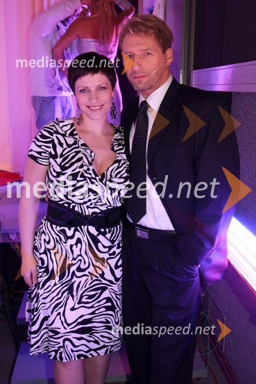 Nuška Drašček, pevka in Erazem B. Pintar, podjetnik in kolumnistRdeča preproga s Sebastianom, snemanje oddaje na RTS