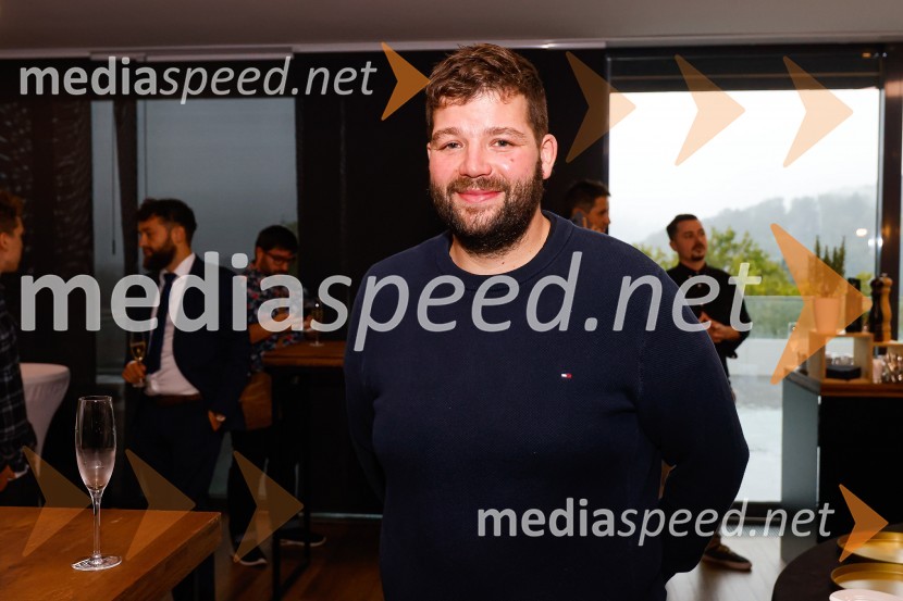  Luka Košir, gostišče GričPodelitev Michelinovih zvezdic v Sloveniji, 2022