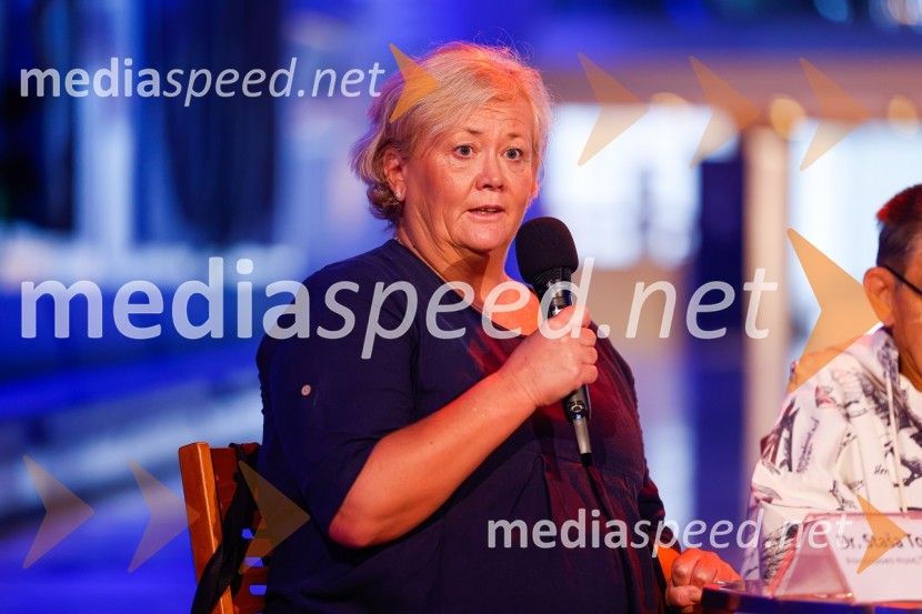 Dr. Staša Tome, biologinjaCankarjev dom, predstavitev sezone 2022/23