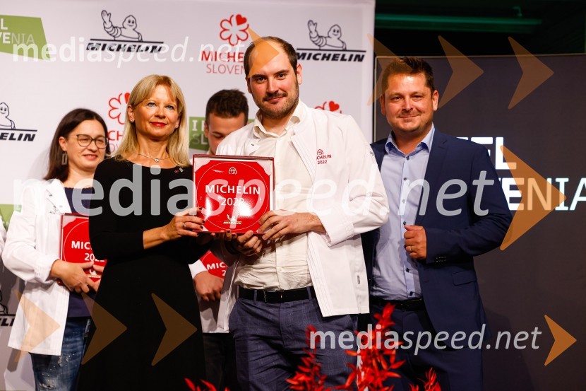mag. Maja Pak Olaj, direktorica, Slovenska turistična organizacija;  Sebastjan Elbl, kuhar;  Luka Jezeršek, Hiša kulinarike JezeršekPodelitev Michelinovih zvezdic v Sloveniji, 2022