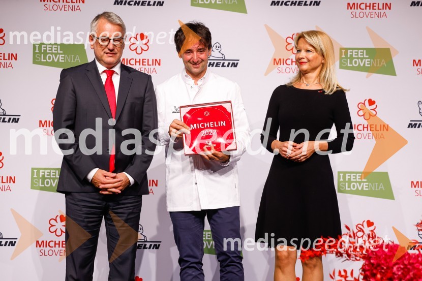  Matjaž Han, minister za gospodarski razvoj in tehnologijo;  Tomaž Kavčič, kuharski mojster, Pri Lojzetu, Zemono, podpredsednik BASS; mag. Maja Pak Olaj, direktorica, Slovenska turistična organizacijaPodelitev Michelinovih zvezdic v Sloveniji, 2022