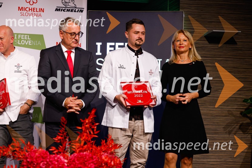  Matjaž Han, minister za gospodarski razvoj in tehnologijo;  David Žefran, dobitnik Michelinove zvezdice; mag. Maja Pak Olaj, direktorica, Slovenska turistična organizacijaPodelitev Michelinovih zvezdic v Sloveniji, 2022