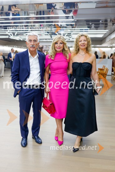  Rajko Kotnik, bivši višji državni odvetnik, predsednik Lions kluba Ljubljana Rožnik;  Darja Kuhar Kotnik, soustanoviteljica in podpredsednica Društva za zdravje naroda; mag. Tadeja Kuhar,  Državna revizijska komisijaDunajski filharmoniki, zaključek 70. LF